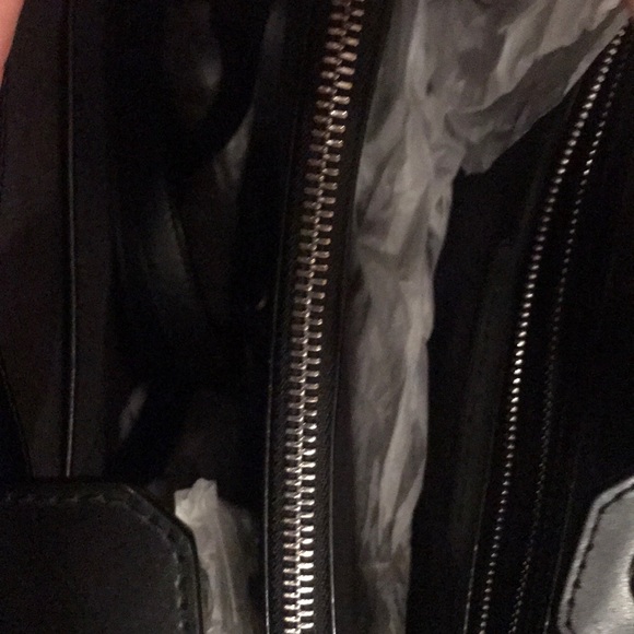 Black Hand Bag - Picture 2 of 4